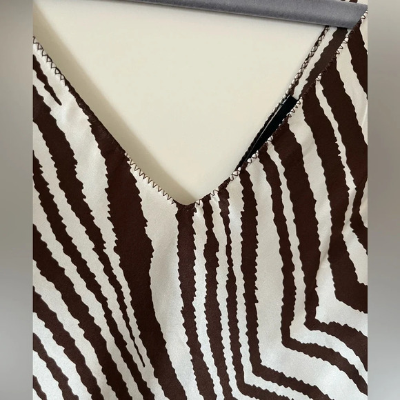 The Limited 100% Silk Animal Print Brown and White Blouse Women’s size Small - Picture 5 of 13